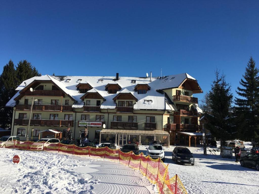 Apartment House Kamzik 9 Доновали Екстериор снимка